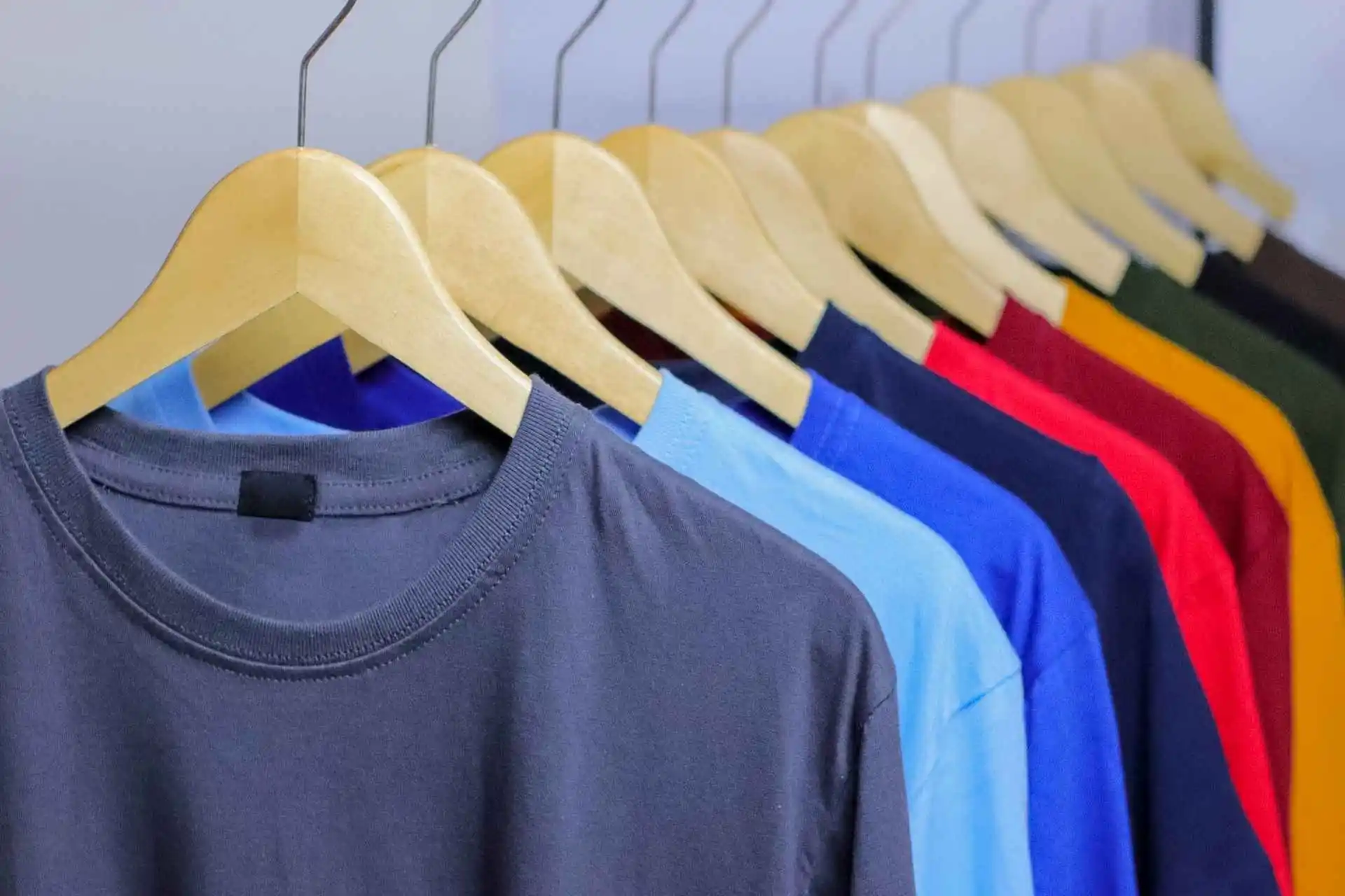 https://www.crazytop5.com/storage/blogimages/T-shirt.webp