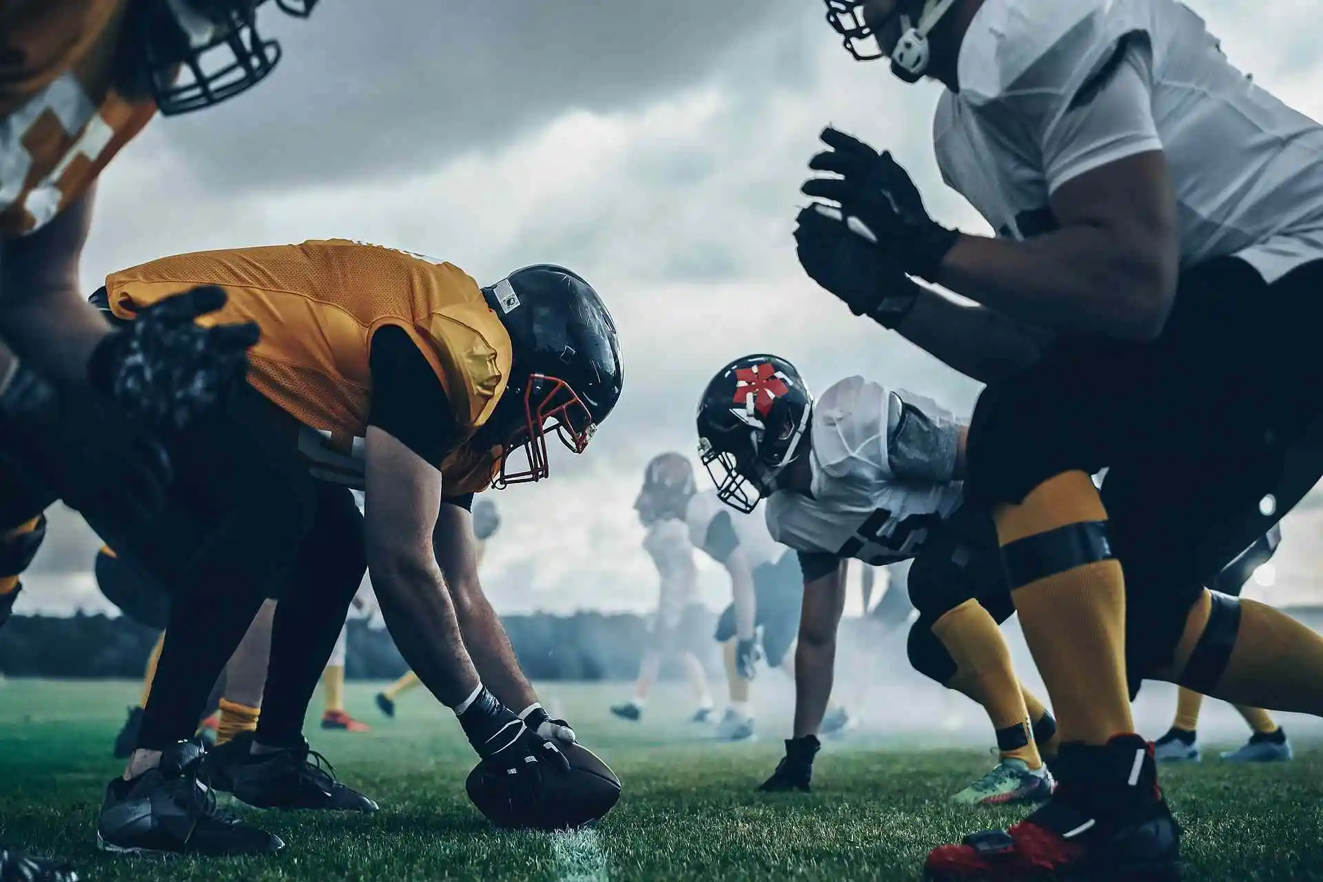 https://www.crazytop5.com/storage/blogimages/top-10-American-Football-Players.webp